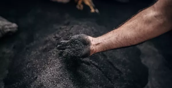 Węgiel w ręce